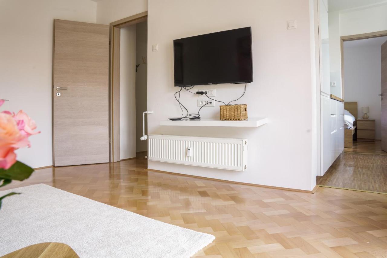 Bright Apartment ลูบลิยานา ภายนอก รูปภาพ